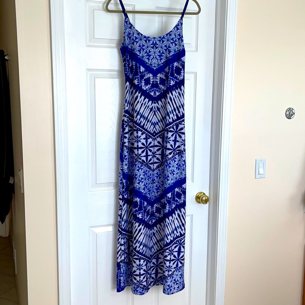 Venus. Maxi dress. Blue and White.